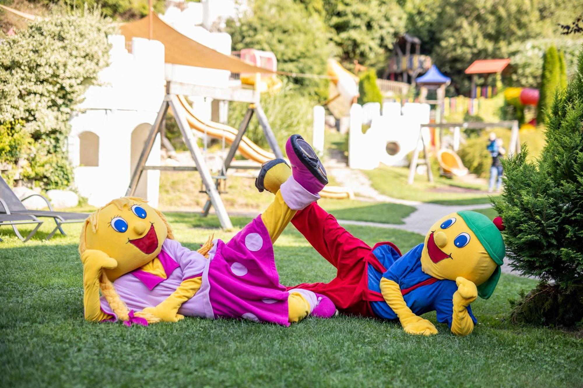 Trebesing Smileys Kinderhotel מראה חיצוני תמונה