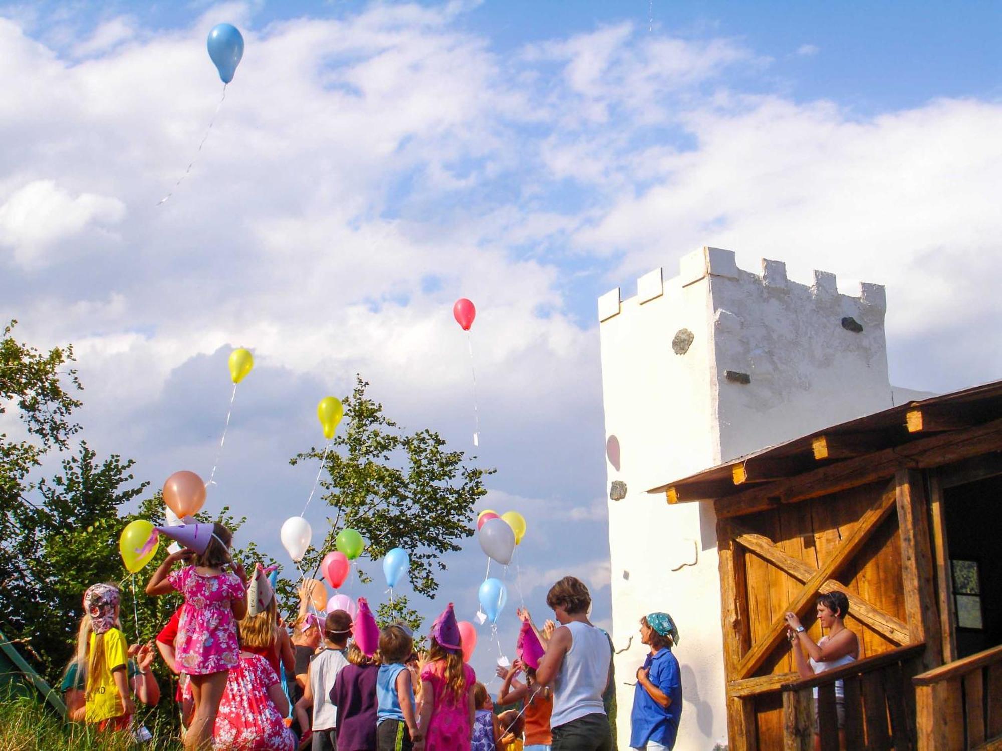 Trebesing Smileys Kinderhotel מראה חיצוני תמונה