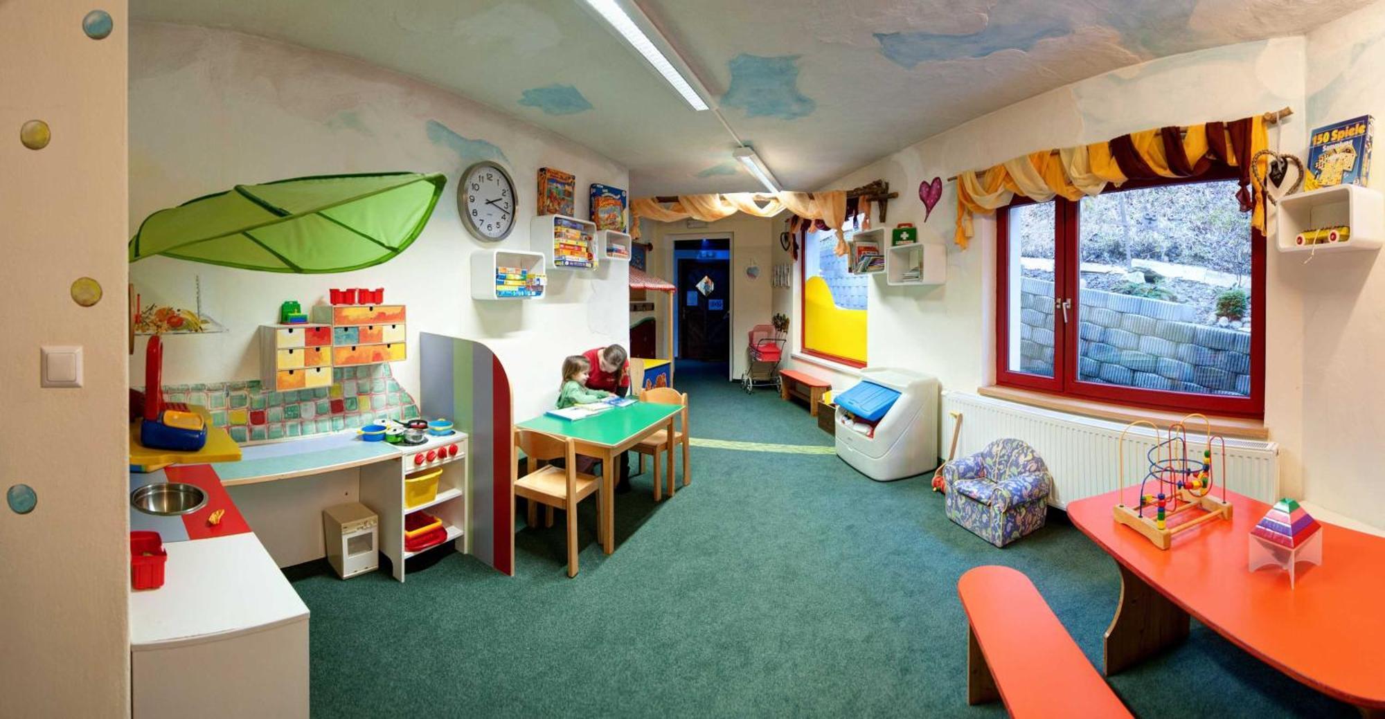 Trebesing Smileys Kinderhotel מראה חיצוני תמונה